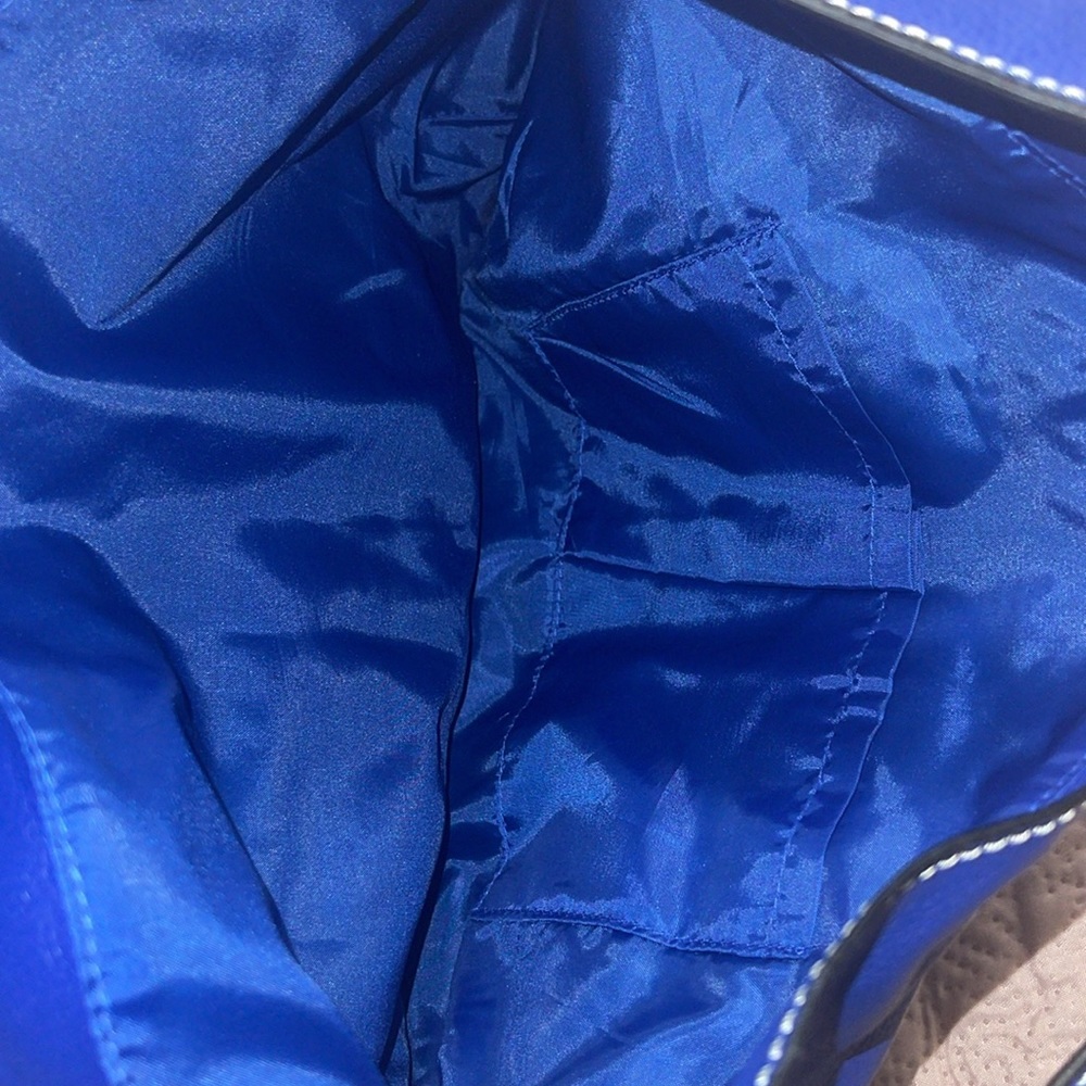 Like New Avon Purse - Picture 2 of 6